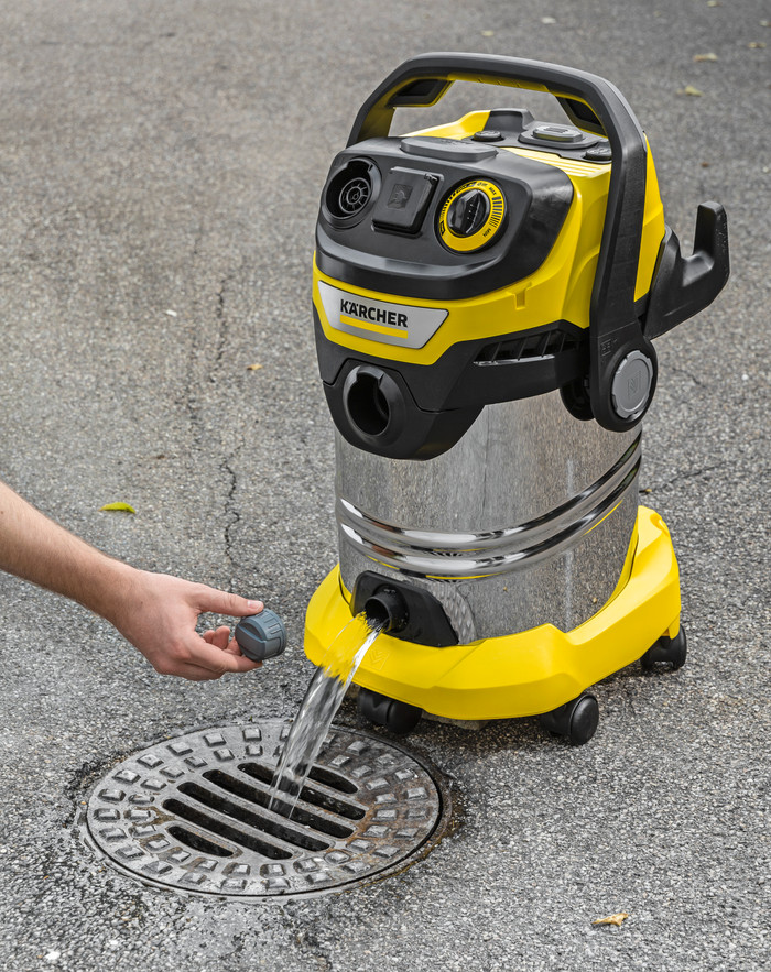 Kärcher WD P S V-30/6/22/T EU III (BE) + vacuum cleaner bags (4x) product in use