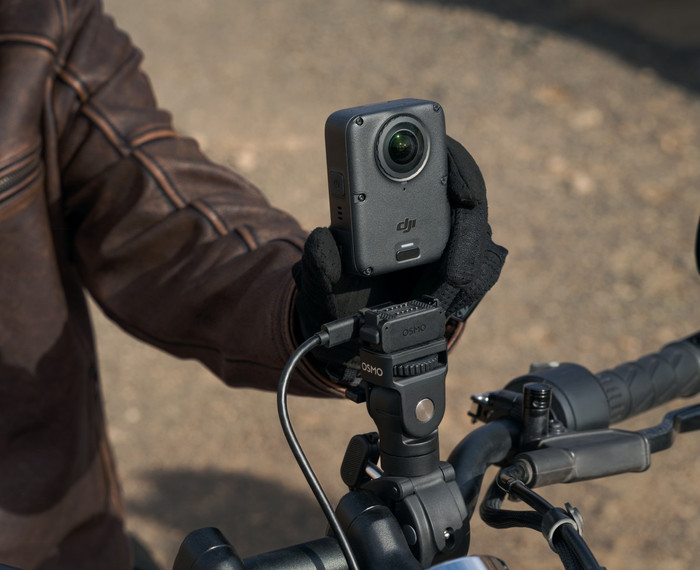 DJI Osmo 360 II Limitless Riding Combo product in gebruik