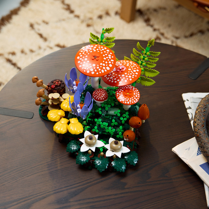 LEGO Botanicals Woodland Mushrooms 11505 product in use