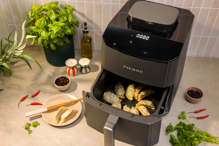 Pierre XXL Single Basket Airfryer met Stoom product in gebruik