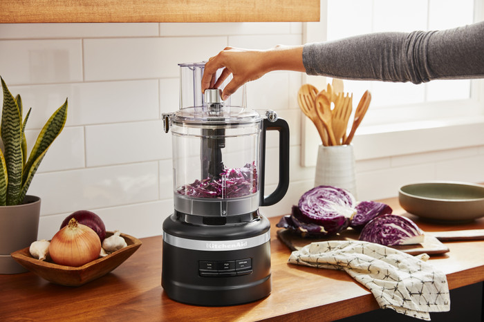 KitchenAid 5KFP1319EBM Matzwart product in gebruik