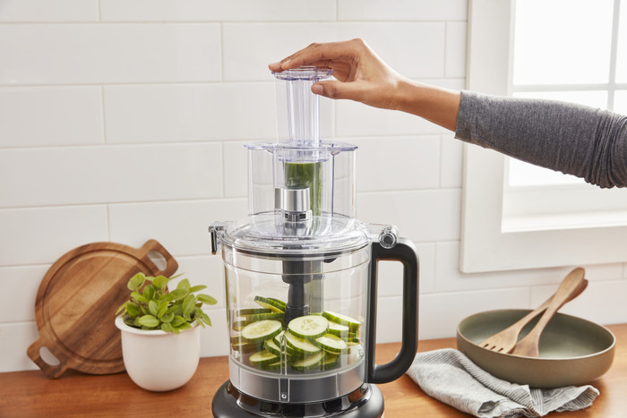 KitchenAid 5KFP1319EBM Matzwart product in gebruik