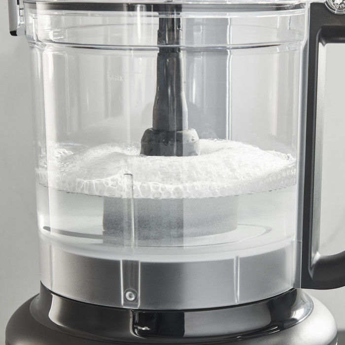 KitchenAid 5KFP1319EBM Matzwart product in gebruik