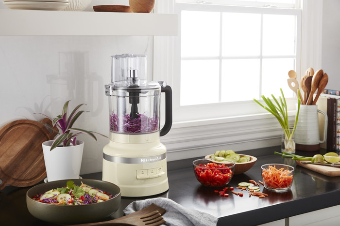 KitchenAid 5KFP1319EAC Almond Cream product in use