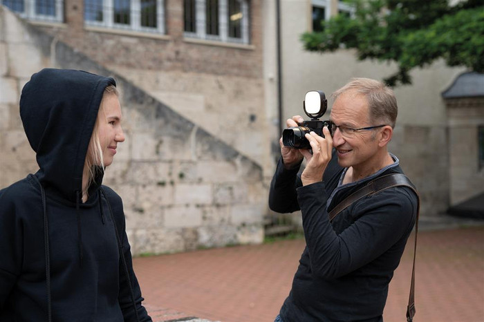 Dörr LED Video Light MVL-77 product in use