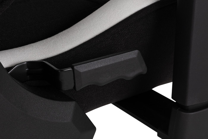 Vortech Essential Gamestoel Wit + Vortech Vloermat Zwart detail