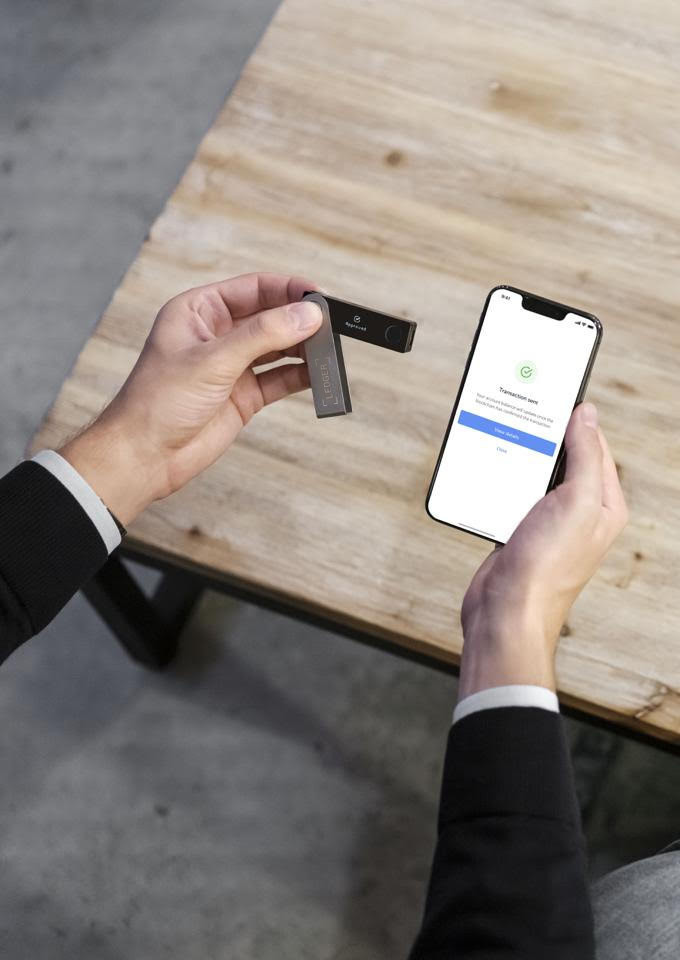 Ledger Nano X Onyx Black product in use
