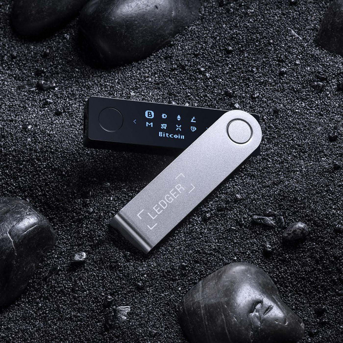 Ledger Nano X Onyx Black product in use