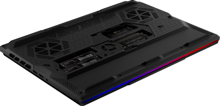 MSI Raider 16 Max HX B2WJ-038NL binnenkant