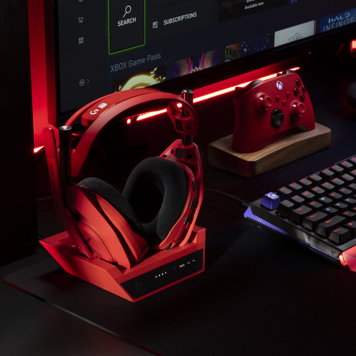 Logitech G Astro A50 X Rood product in gebruik