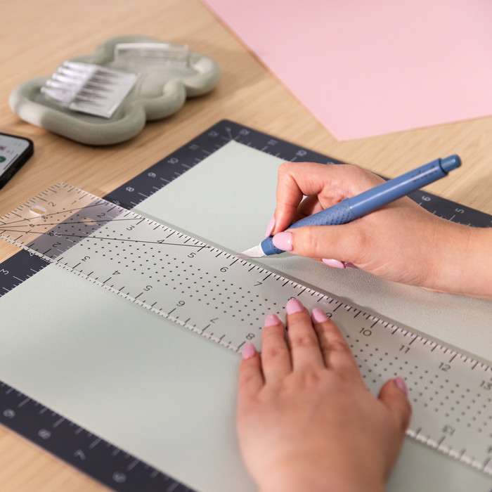 Cricut TrueControl Weeding en Knifeblade Set product in gebruik
