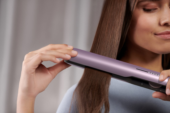 Philips BHS530/00 Lichtroze Metallic product in gebruik