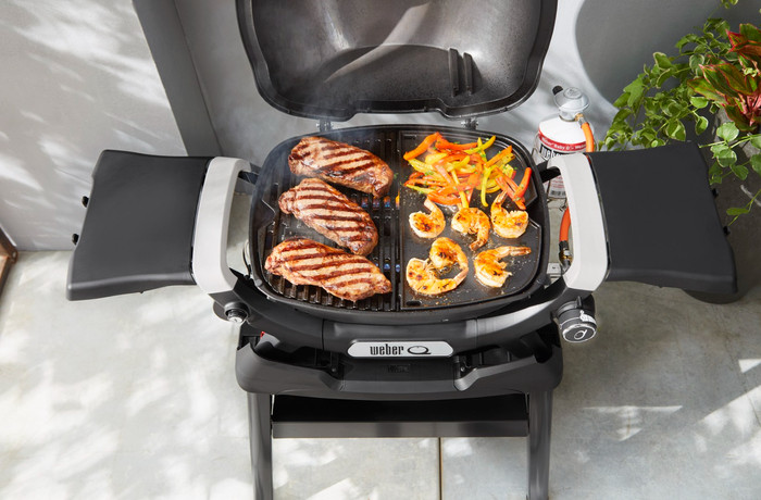 Weber Halve Plancha voor Q 2100N/Q 2200N/Q 2800N+ product in gebruik