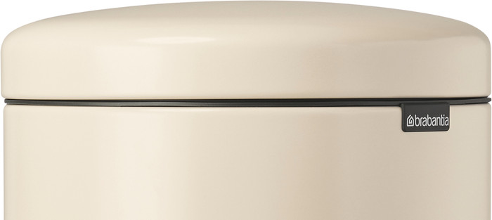 Brabantia NewIcon Poubelle à Pédale 30 Litres Soft Beige détail