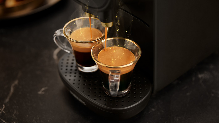 Philips L'OR Barista Sublime LM9012/60 Zwart product in gebruik