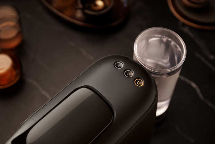 Philips L'OR Barista Sublime LM9012/60 Zwart product in gebruik