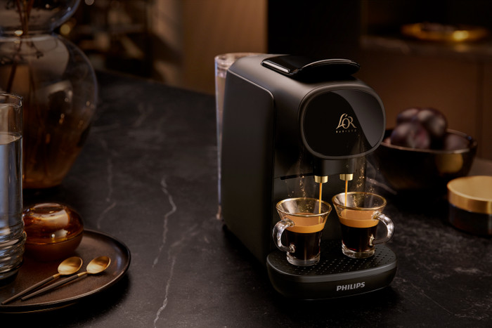 Philips L'OR Barista Sublime LM9012/60 Zwart product in gebruik