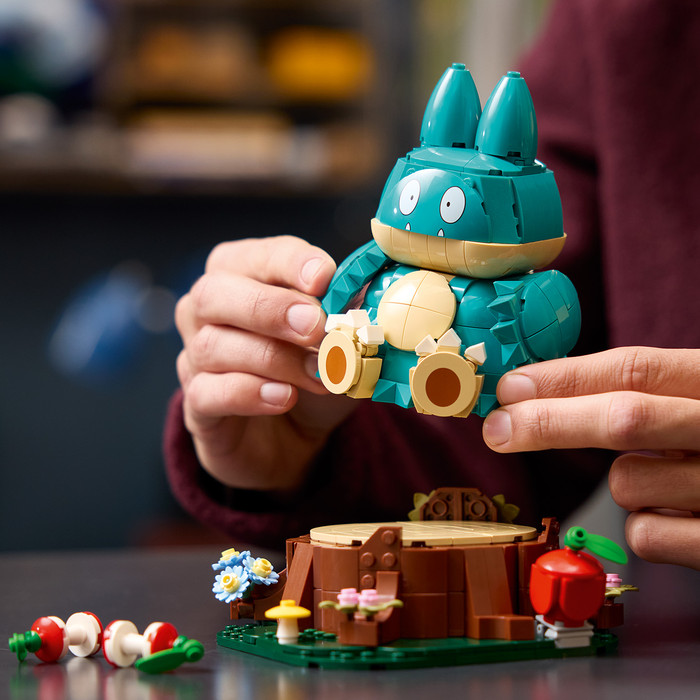 LEGO Pokémon Munchlax 72150 product in gebruik