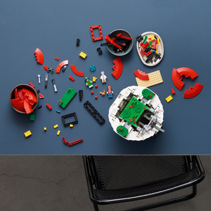 LEGO Pokémon Pokéball met Trainer scènes 72154 product in gebruik