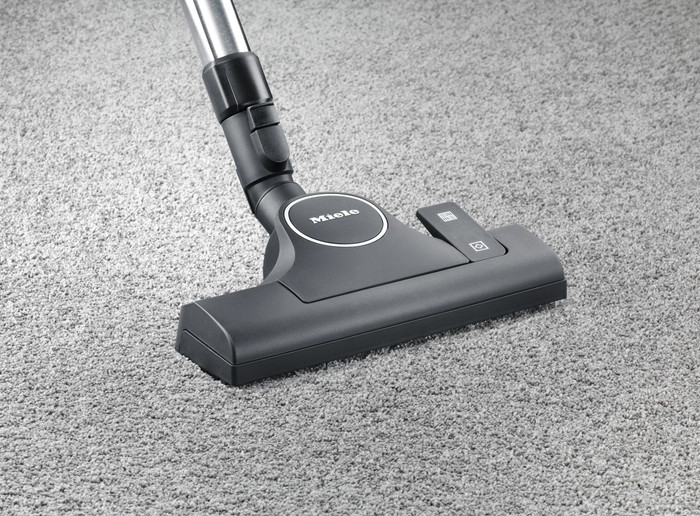 Miele Deluxe Suction Brush SBD 365-3 AllTeQ product in use