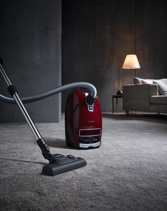 Miele Deluxe Suction Brush SBD 365-3 AllTeQ Eco product in use