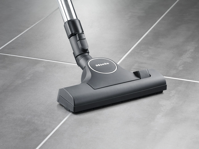 Miele Deluxe Suction Brush SBD 365-3 AllTeQ Eco product in use