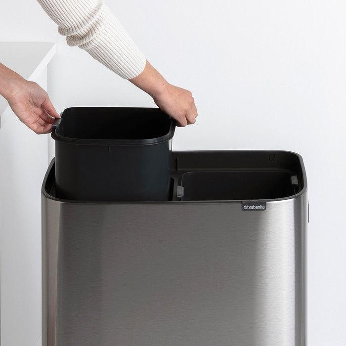 Brabantia Bo Touch Bin Hi afvalemmer 2 x 30 liter Matt Steel Fingerprint Proof product in gebruik