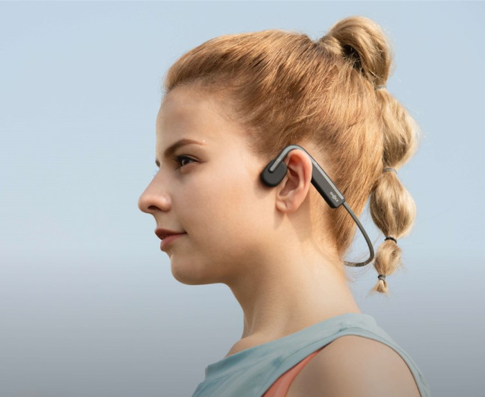 Shokz OpenMove Grijs product in gebruik