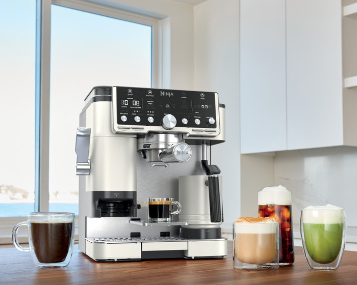 Ninja Luxe Cafe Pro ES701EUWH product in gebruik