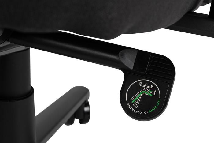Vortech Prestige Gamestoel Zwart + Vortech Vloermat Zwart detail