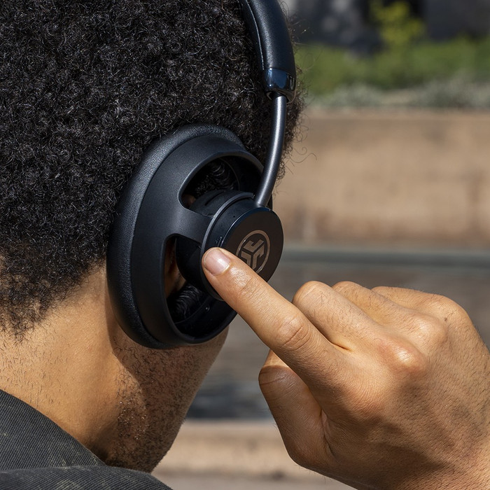 Jlab Jbuds open Headphone Zwart product in gebruik