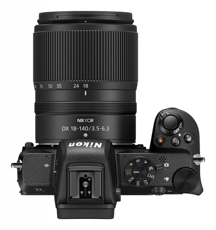 Nikon Z50 + Nikkor Z DX 18-140 VR bovenkant