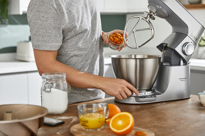 Kenwood Chef Titanium Baker XL KVL85.124SI product in use