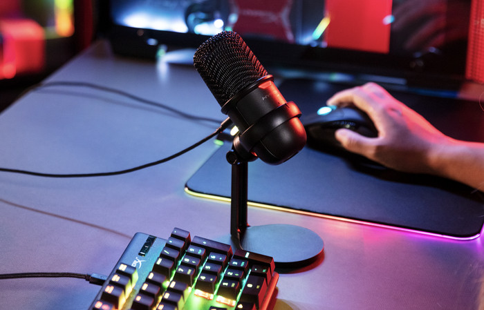 HyperX Solo Cast product in use