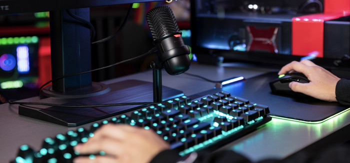 HyperX Solo Cast product in use
