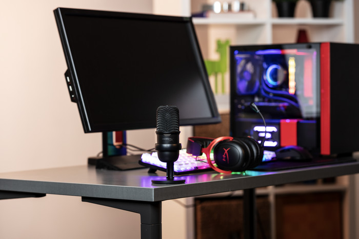 HyperX Solo Cast product in use