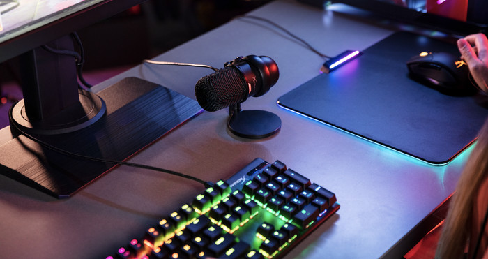 HyperX Solo Cast product in use
