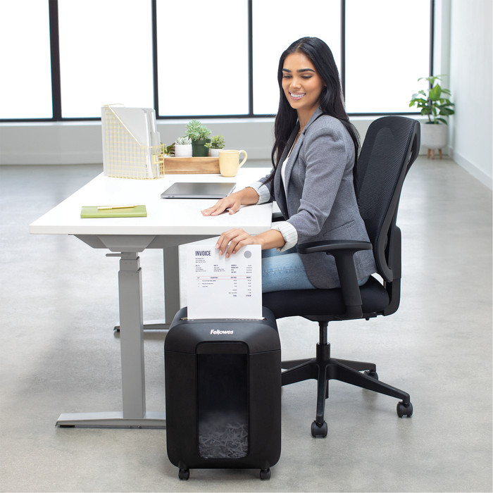 Fellowes LX85 product in gebruik