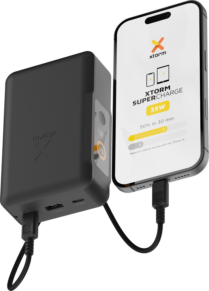 Xtorm NextGen 35W Powerbank 20.000 mAh Zwart product in gebruik