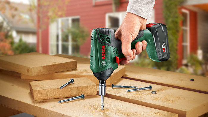 Bosch AdvancedImpactDrive 18 (without battery) product in use