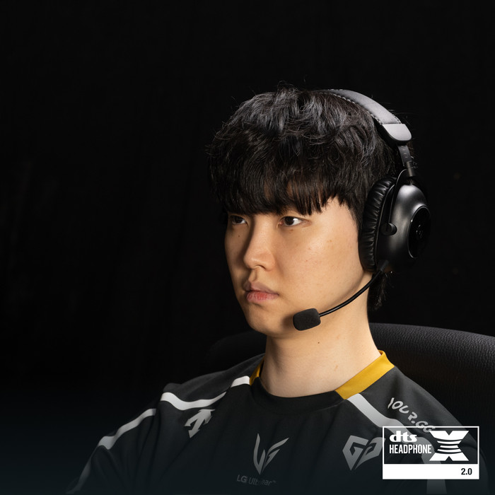 Logitech G PRO X 2 Lightspeed Wireless Gaming Headset Zwart product in gebruik