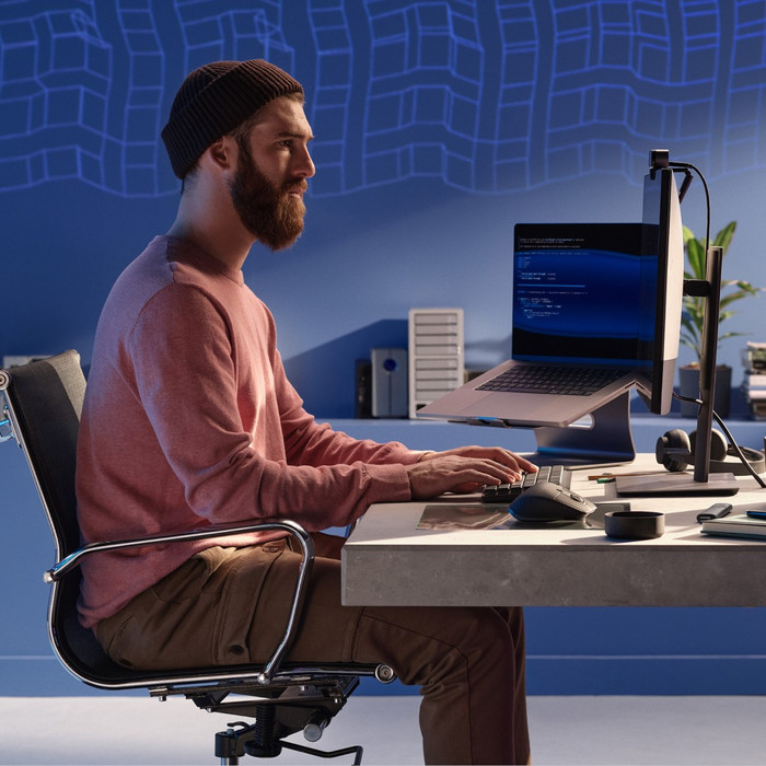 Logitech MX Mechanical Mini Wireless Keyboard AZERTY + Logitech MX Master 3S product in use