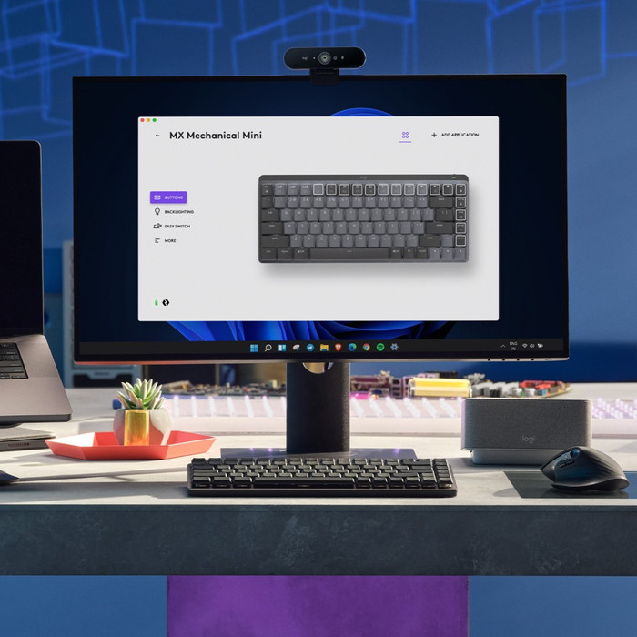 Logitech MX Mechanical Mini Wireless Keyboard AZERTY + Logitech MX Master 3S product in use