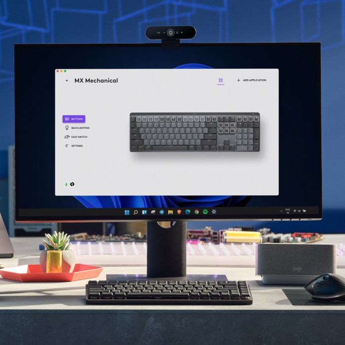 Logitech MX Mechanical Wireless Keyboard AZERTY + Logitech MX Master 3S product in use