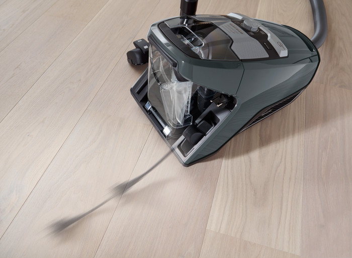 Miele Blizzard CX1 PowerLine Graphite Gray product in use