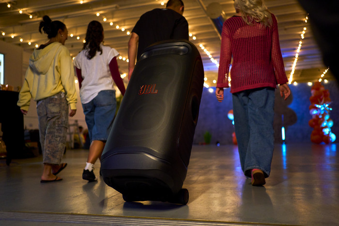 JBL Partybox Ultimate 2 product in gebruik