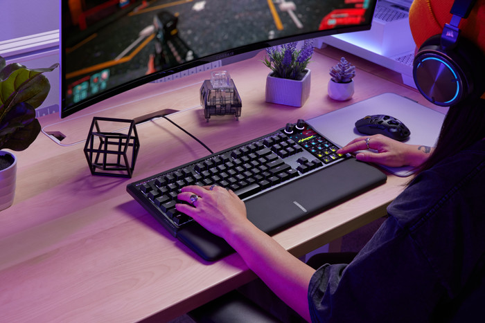 Corsair GALLEON 100 SD Gaming Toetsenbord Qwerty product in gebruik