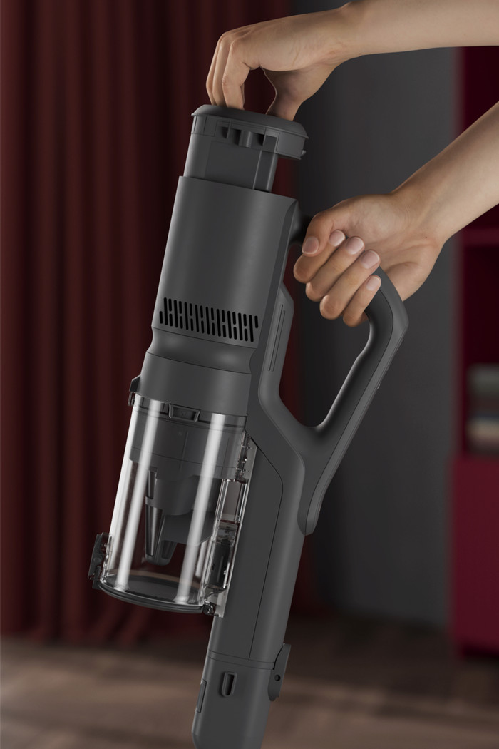 AEG AP51UH18DG 5000 product in use
