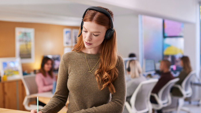 Jabra Evolve2 65 Flex UC Stereo USB A Draadloze Office Headset product in gebruik