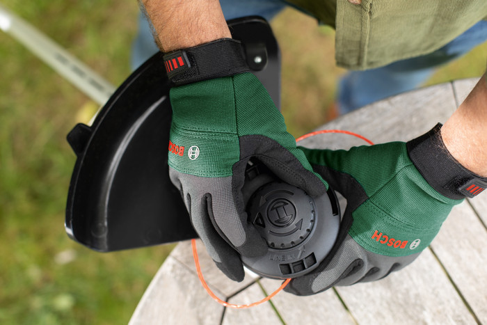 Bosch AdvancedGrassCut 36V-33 (zonder accu) product in gebruik